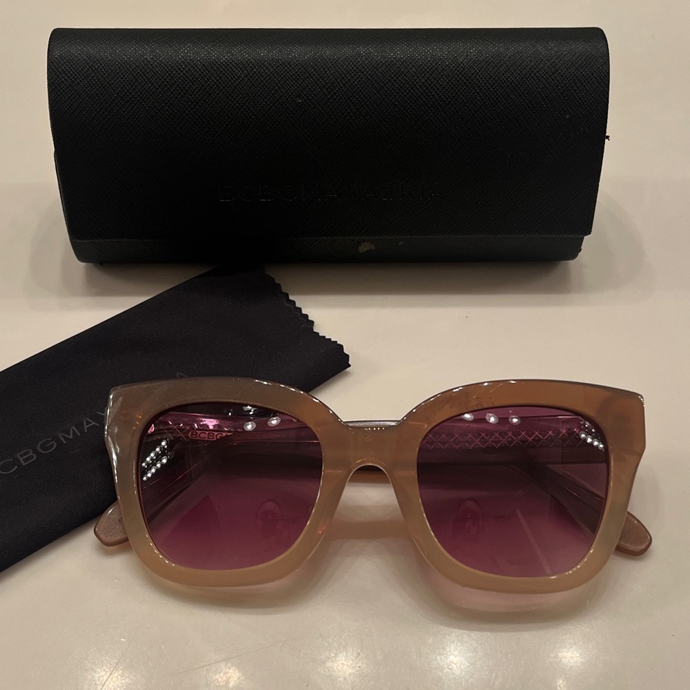 BCBGMaxAzria Beige Frame Sunglasses with Pink Gradient Lenses